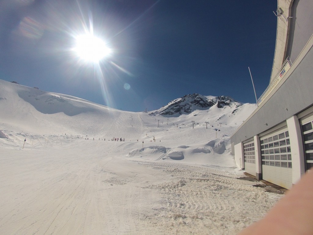 Vyšiel som pri stanici lanovky vo výške 2684m