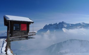 Útuľňa Lone Hut, Alpy - Švajčiarsko, zdroj: Útuľňa Lone Hut, Alpy - Švajčiarsko