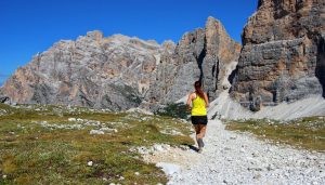 Kúsok nad Le de Lagacio, v pozadí Cima Scotoni, Dolomity