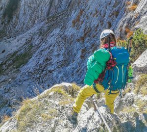 Ferrino Finistere Lady 40 na ceste na Zugspitze
