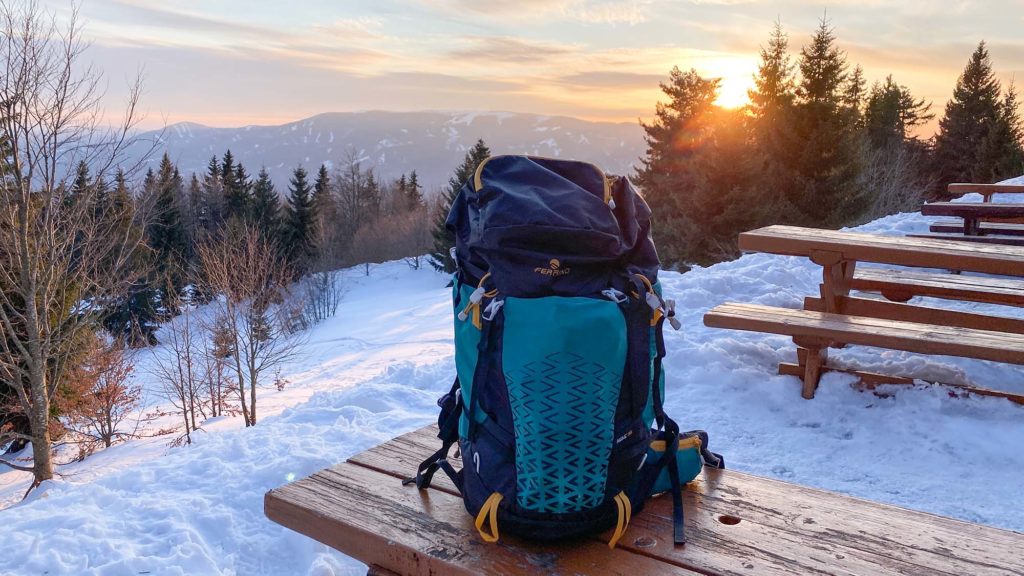 You can full load this hiking backpack even when it is so light