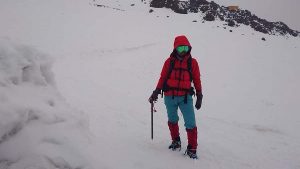 Ishu pri bunke Maria Shelter ako zišla z Elbrusu/ kaukaz