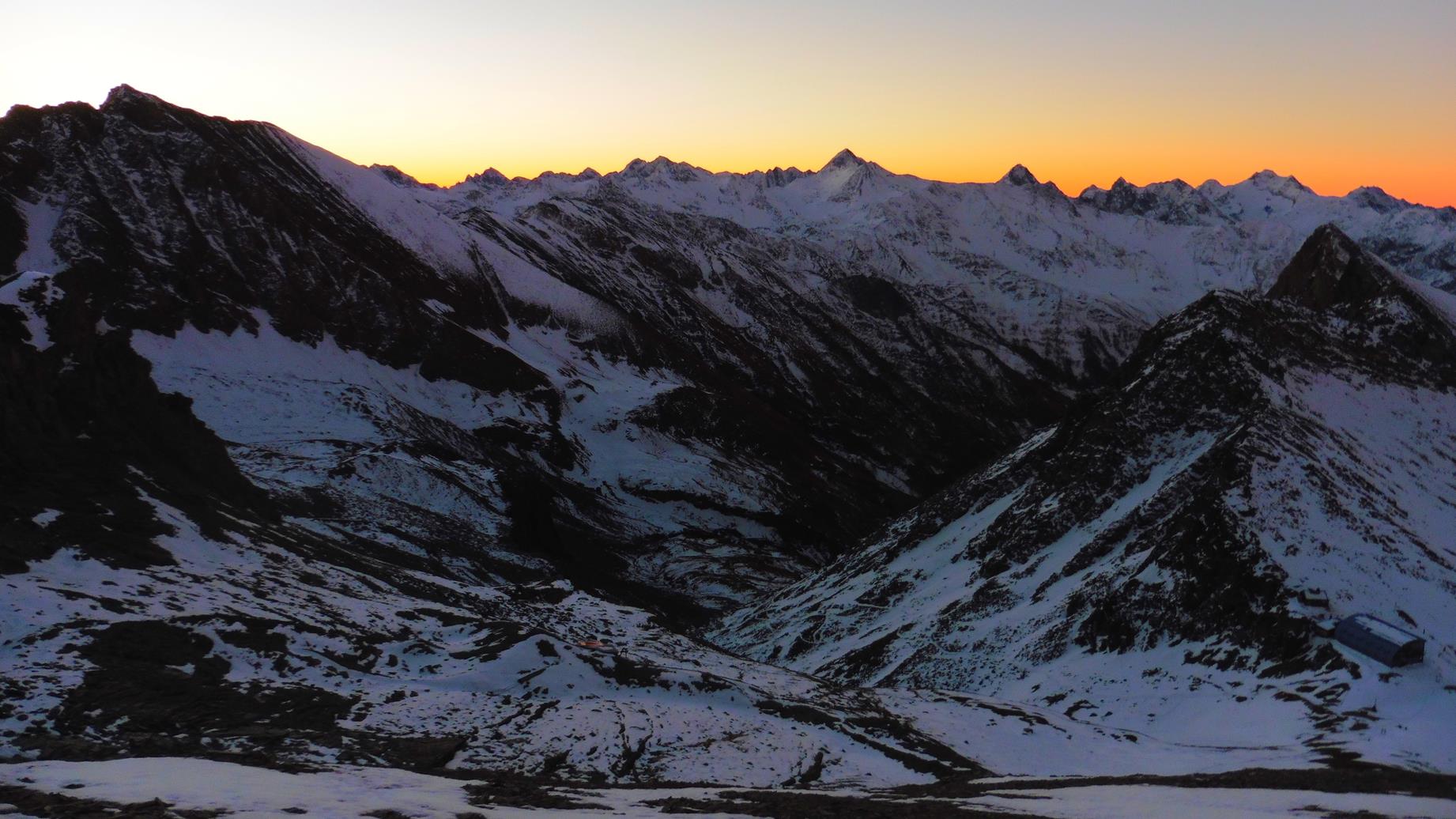 Dachstein II - Ranná krása pred lezením. Keby som tam nebola, ani neviem, že fúkalo tak, až ma odvievalo