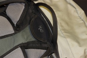 Deuter Guide 45+ otvor na hadičku hydrovaku